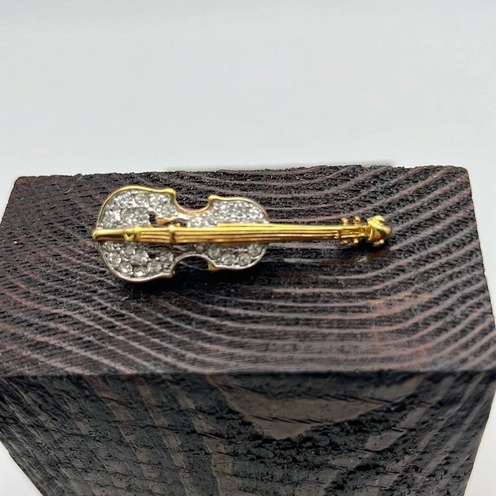 Gold tone rhinestone violin pin brooch 🎶 🎻